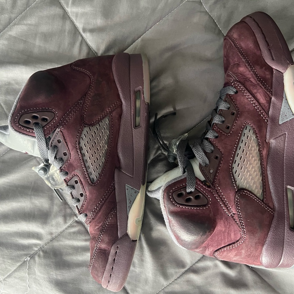 Jordan Stylish Burgundy High-Top Sneakers